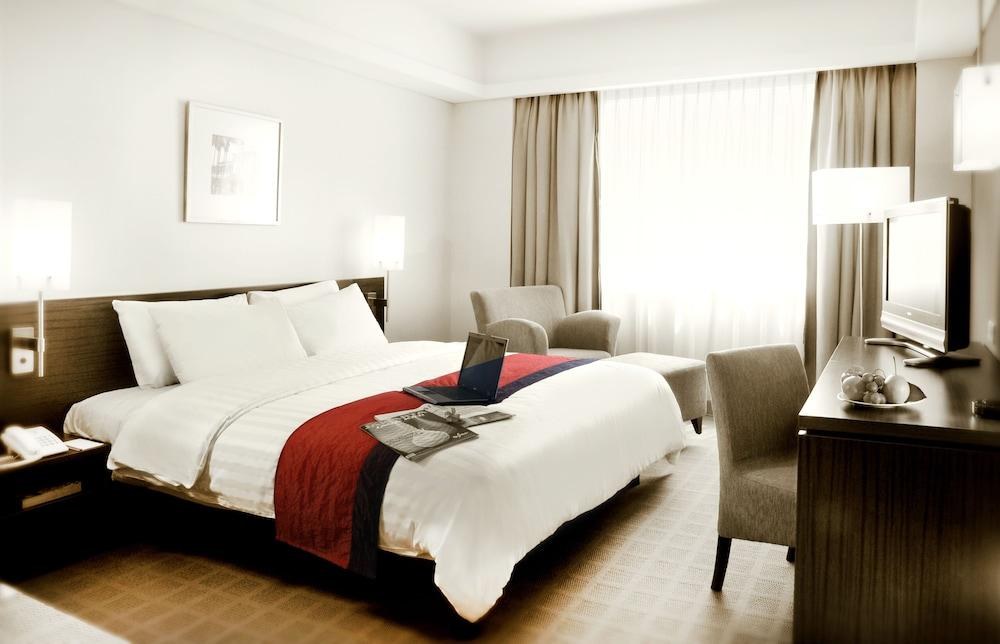 JAVA PARAGON HOTEL & RESIDENCES