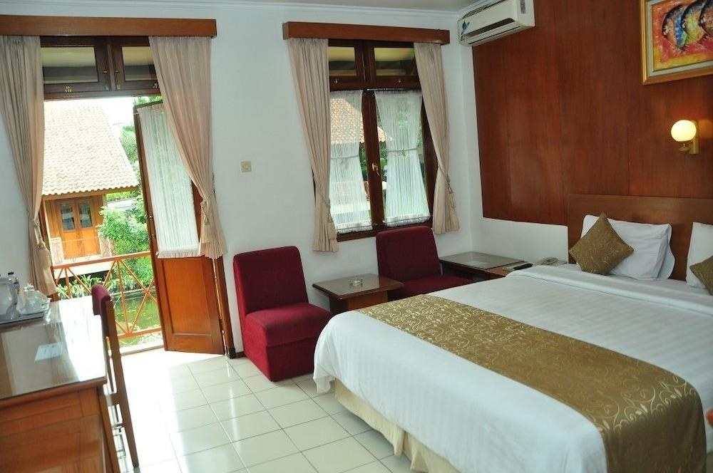 AHADIAT AND BUNGALOW photo 2