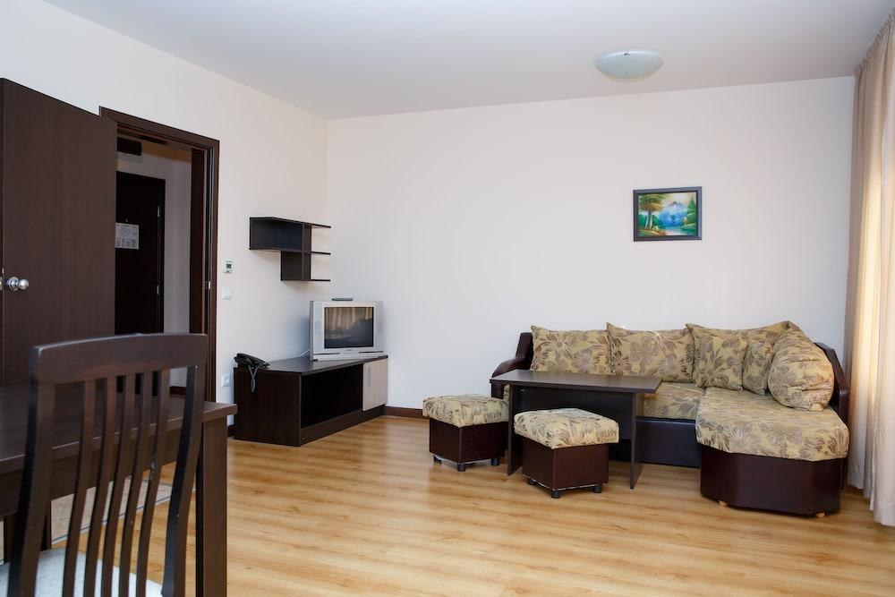SUNRISE PARK & SPA photo 2
