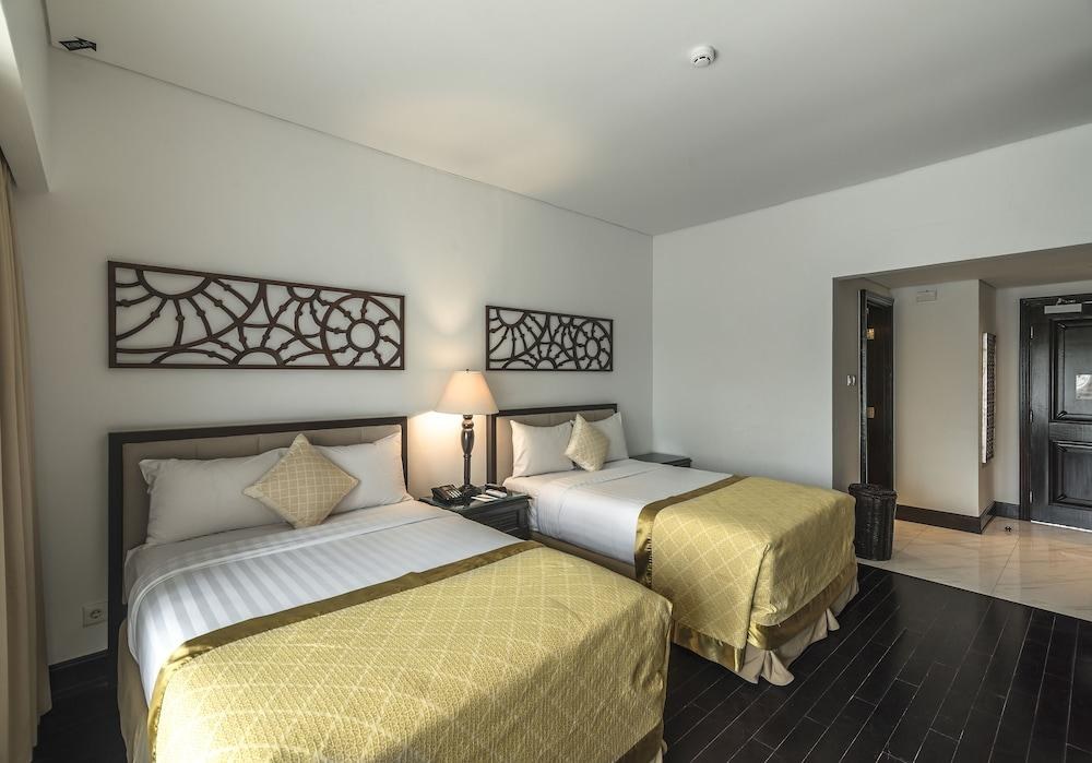 LIDO LAKES RESORT AND CONFERENCE photo 1