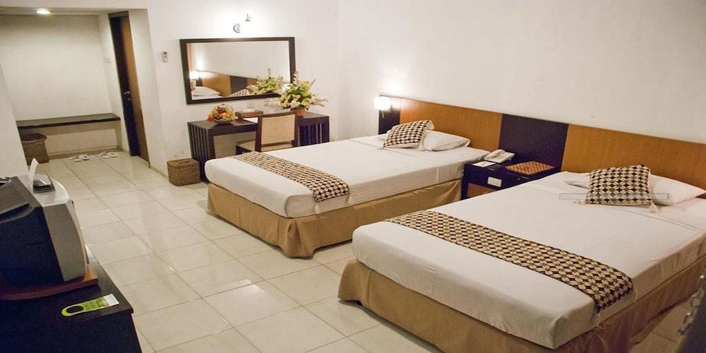 Sriwedari Resort & Business Center Yogyakarta photo 2