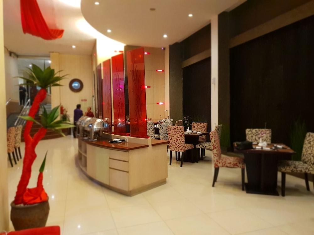 Scarlet Kebon Kawung Hotel photo 4