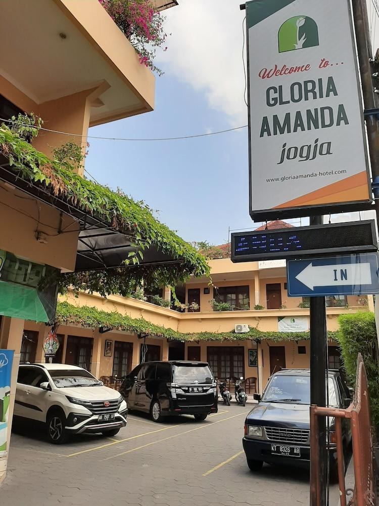 GLORIA AMANDA photo 3