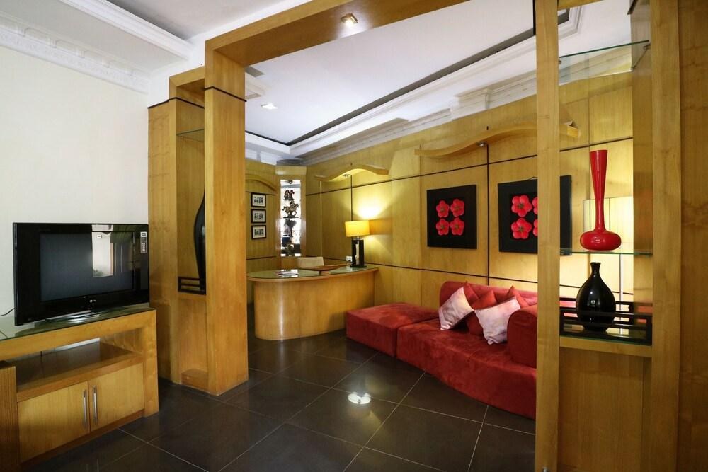 ADYA NALENDRA BOUTIQUE photo 2