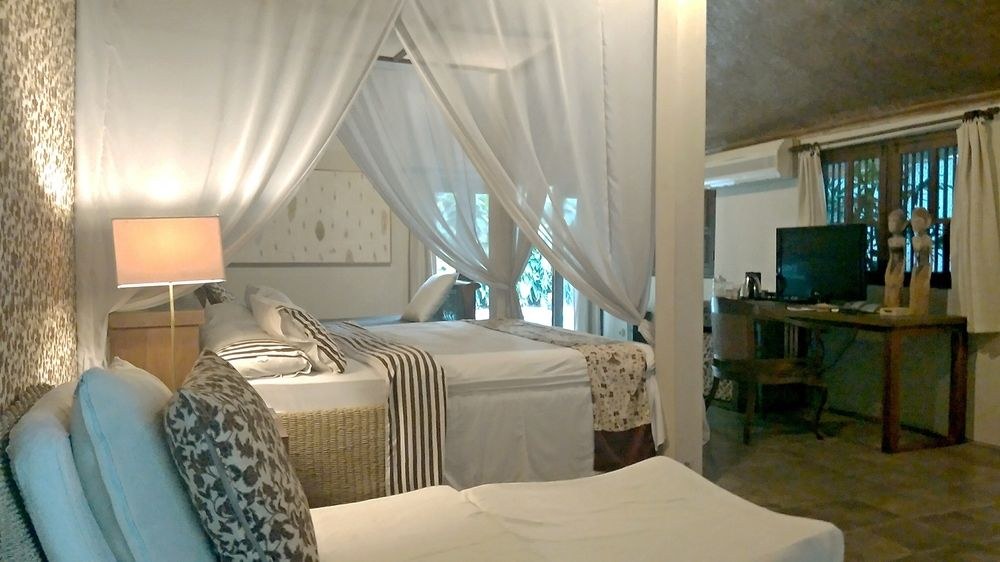 D OMAH HOTEL