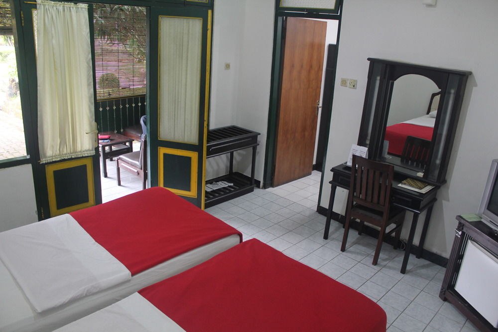Hotel Batik Yogyakarta photo 1