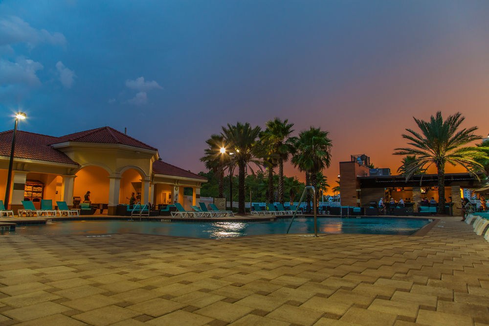 THE POINT HOTEL AND SUITES ORLANDO photo 1