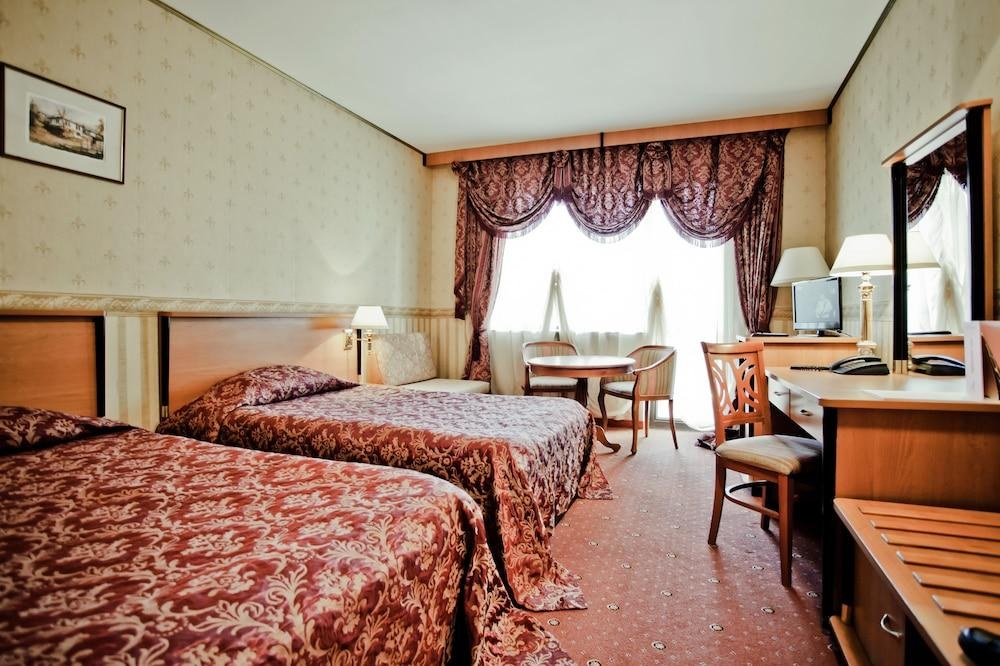 PAMPOROVO HOTEL photo 2
