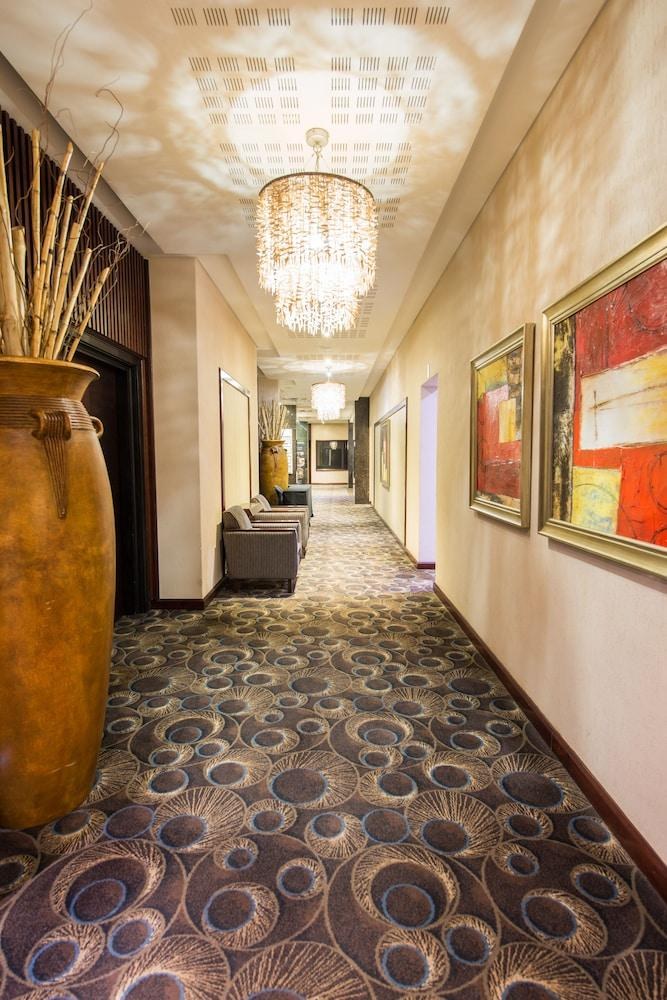 PREMIER HOTEL O.R. TAMBO AIRPORT photo 4