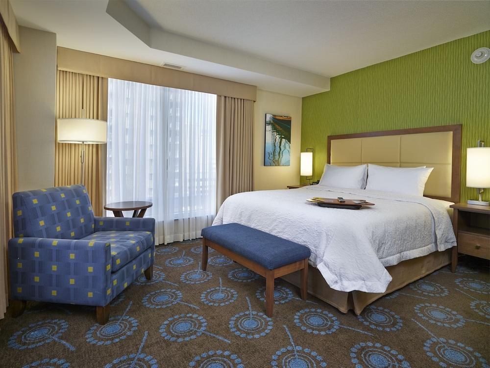 Hampton Inn by Hilton Halifax Downtown photo 2