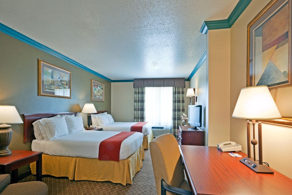 HOLIDAY INN EXPRESS & SUITES AUSTIN NORTH CENTRAL