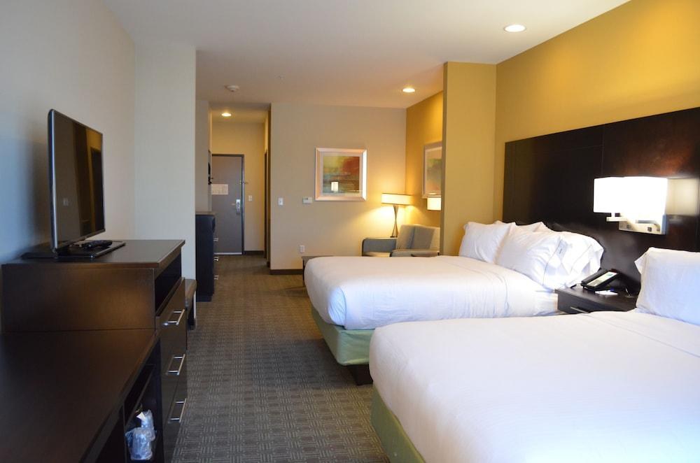 HOLIDAY INN EXPRESS & SUITES AUSTIN SOUTH photo 2