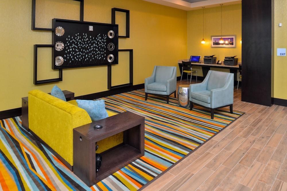 HOLIDAY INN EXPRESS & SUITES AUSTIN SOUTH photo 4