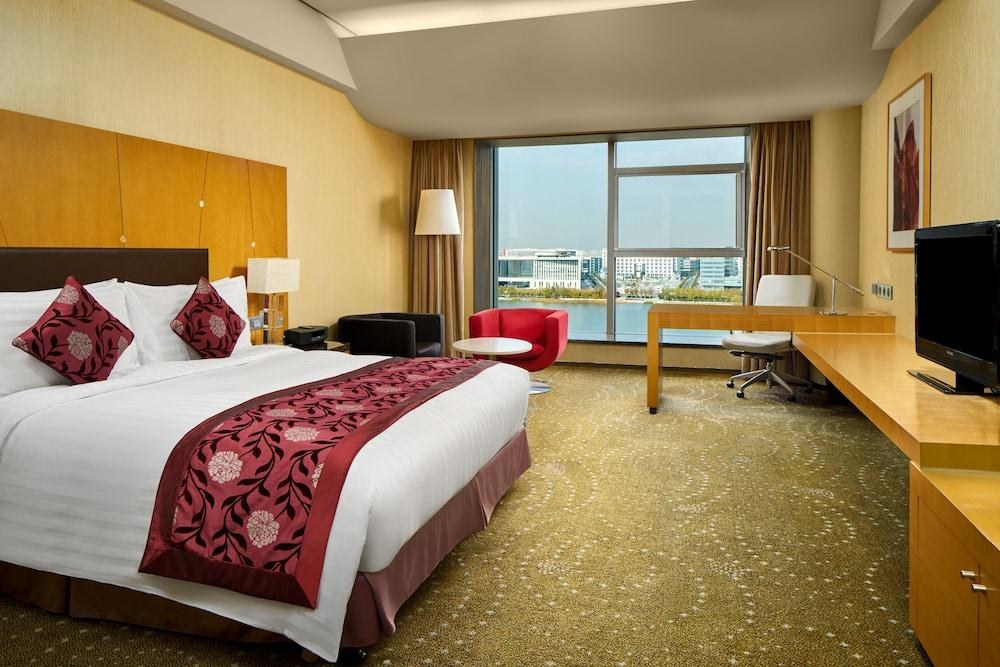 CROWNE PLAZA BINHAI photo 3
