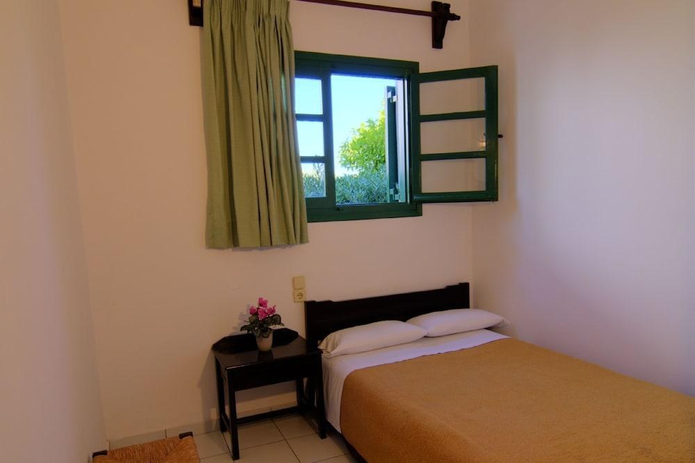 SIRIUS APARTMENTS photo 3