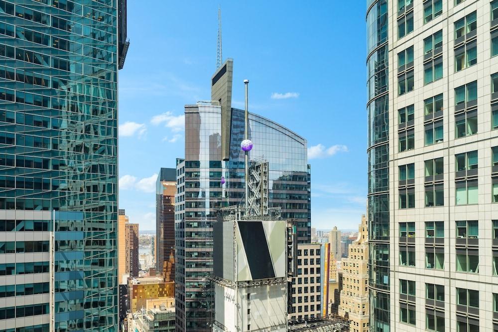 Hilton Garden Inn New York/Times Square Central photo 3