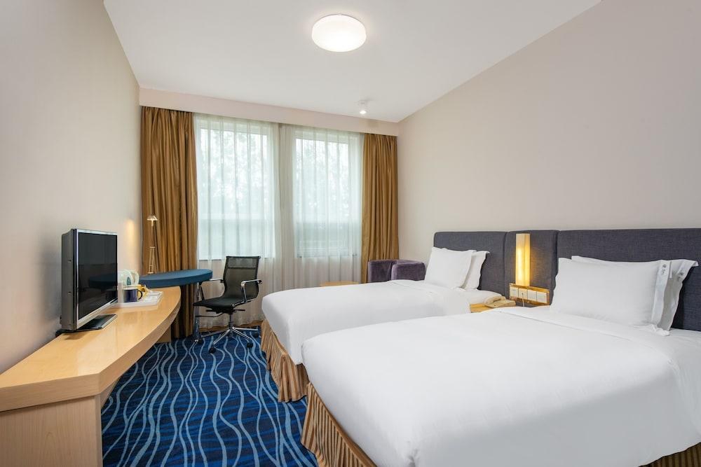 Holiday Inn Express Tianjin Airport photo 2