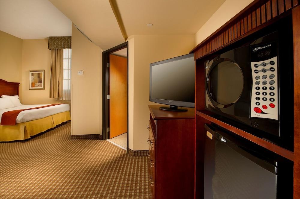 HOLIDAY INN EXPRESS SAN ANTONIO N-RIVERWALK AREA photo 4