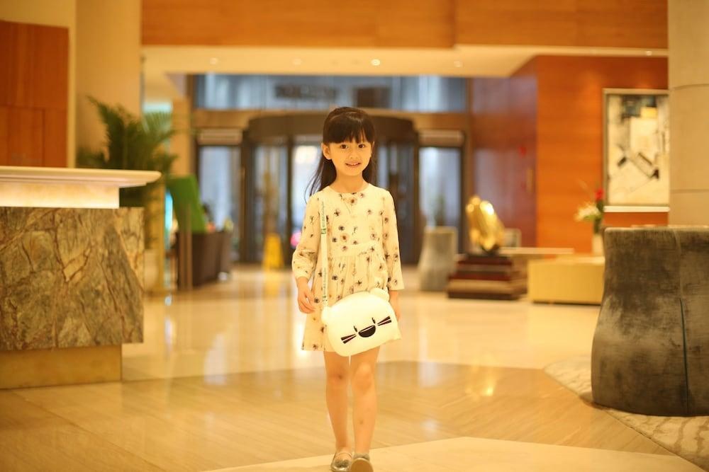 HOLIDAY INN SHANGHAI PUDONG KANGQIAO photo 2