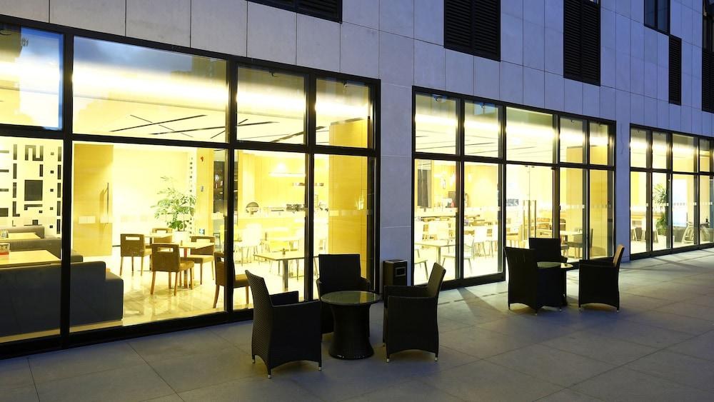HOLIDAY INN EXPRESS SHANGHAI GONGKANG photo 3