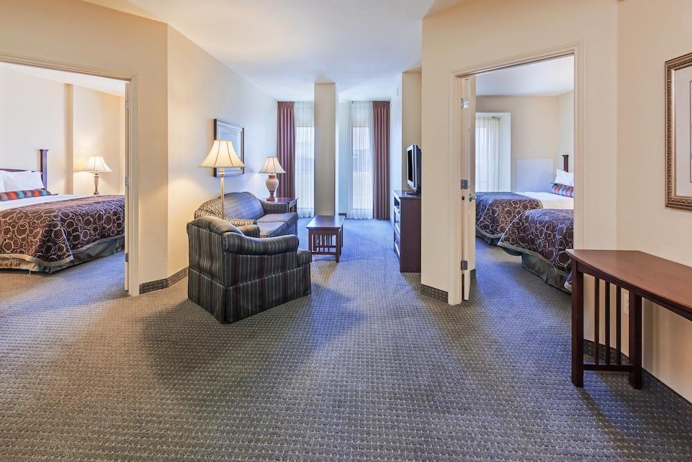 STAYBRIDGE SUITES SAN ANTONIO DOWNTOWN CONV CTR photo 2