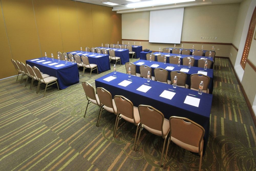 HOLIDAY INN MONCLOVA