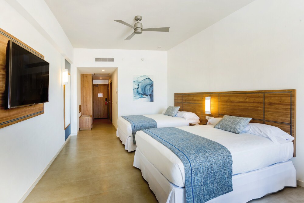 HOTEL RIU EMERALD BAY photo 3
