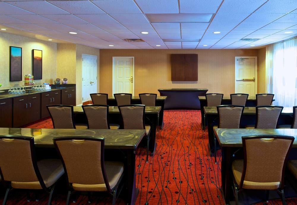 RESIDENCE INN PHOENIX AIRPORT photo 2