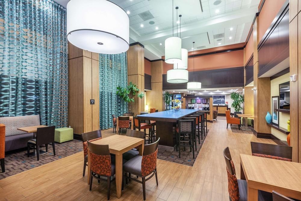 Hampton Inn & Suites by Hilton Houston North IAH photo 2