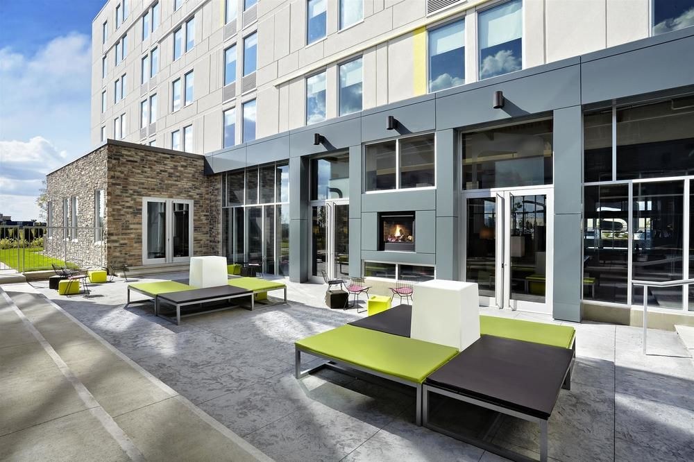 A LOFT VAUGHAN MILLS photo 3