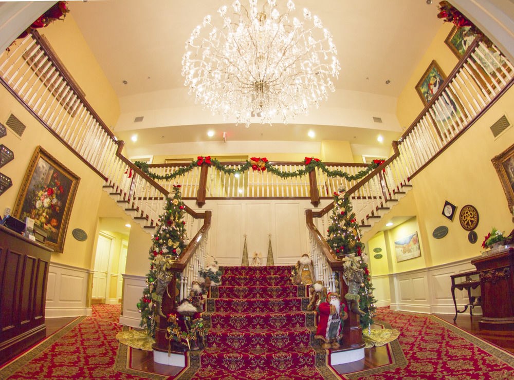 RIVERBEND INN AND VINEYARD