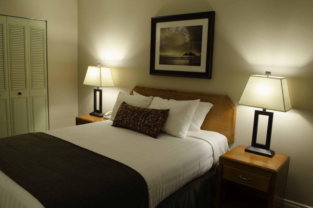 THE EMBASSY INN photo 2