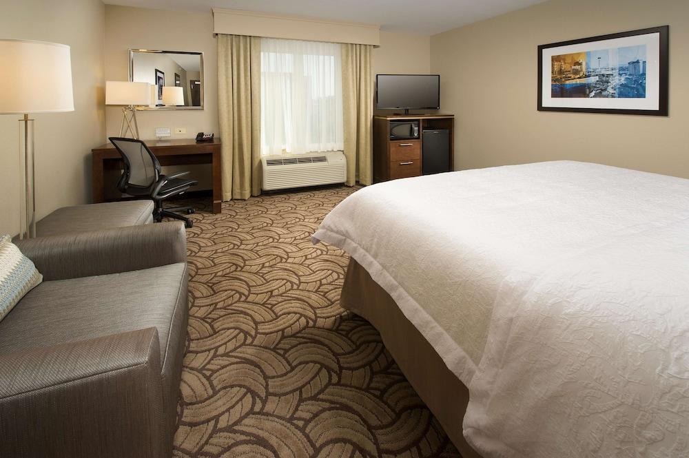 Hampton Inn & Suites San Antonio-Downtown/Market Square photo 2