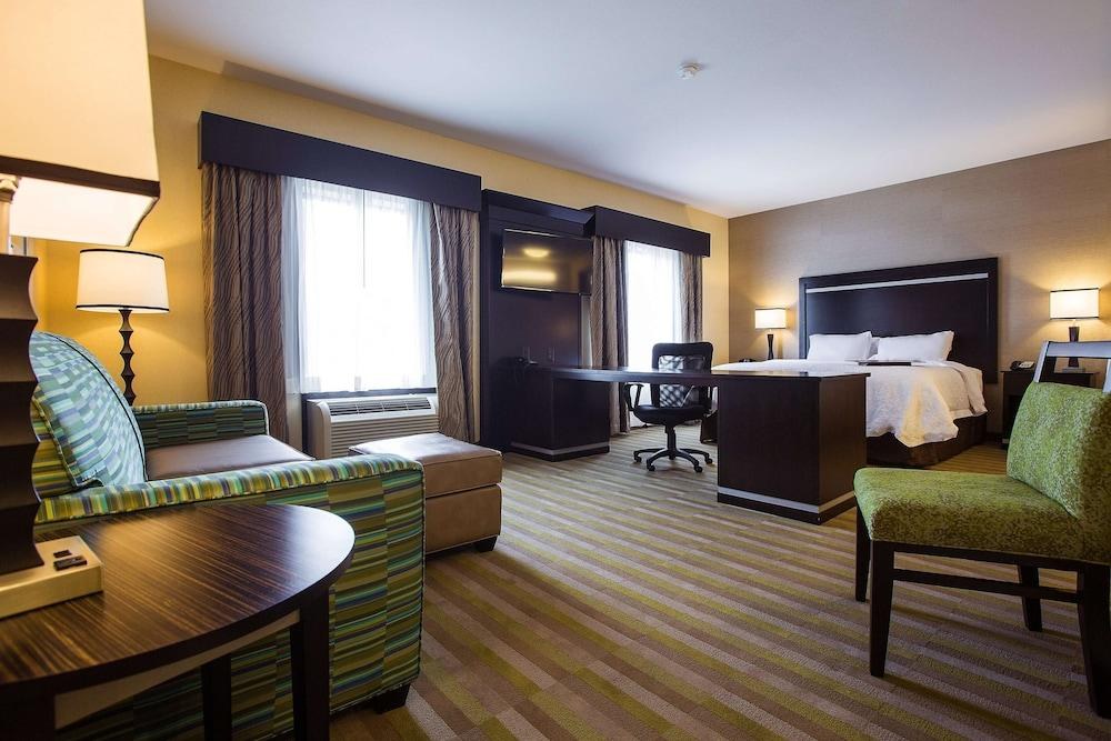 Hampton Inn & Suites Toledo/Westgate photo 2