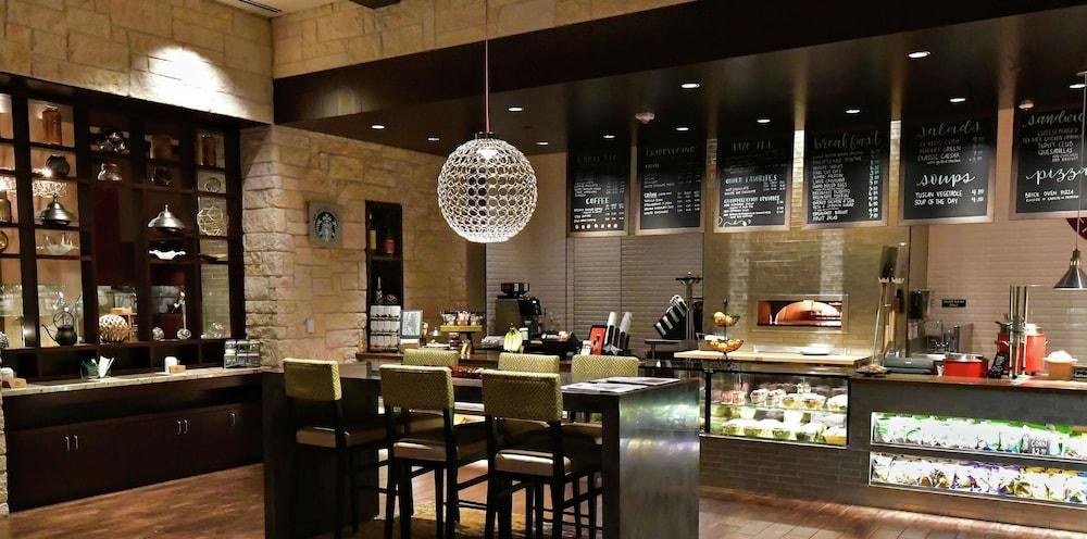 Hilton Dallas/Plano Granite Park photo 2