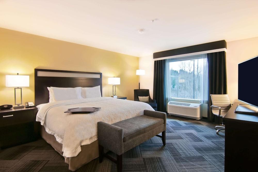 Hampton Inn & Suites Bellevue Downtown-Seattle photo 2