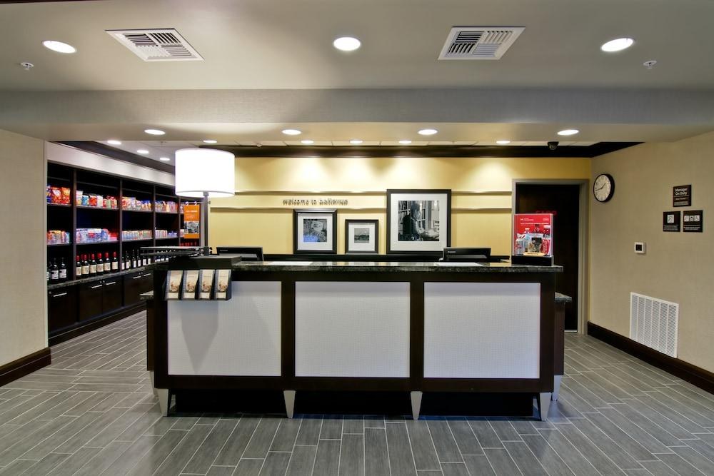 Hampton Inn & Suites Bellevue Downtown-Seattle photo 4