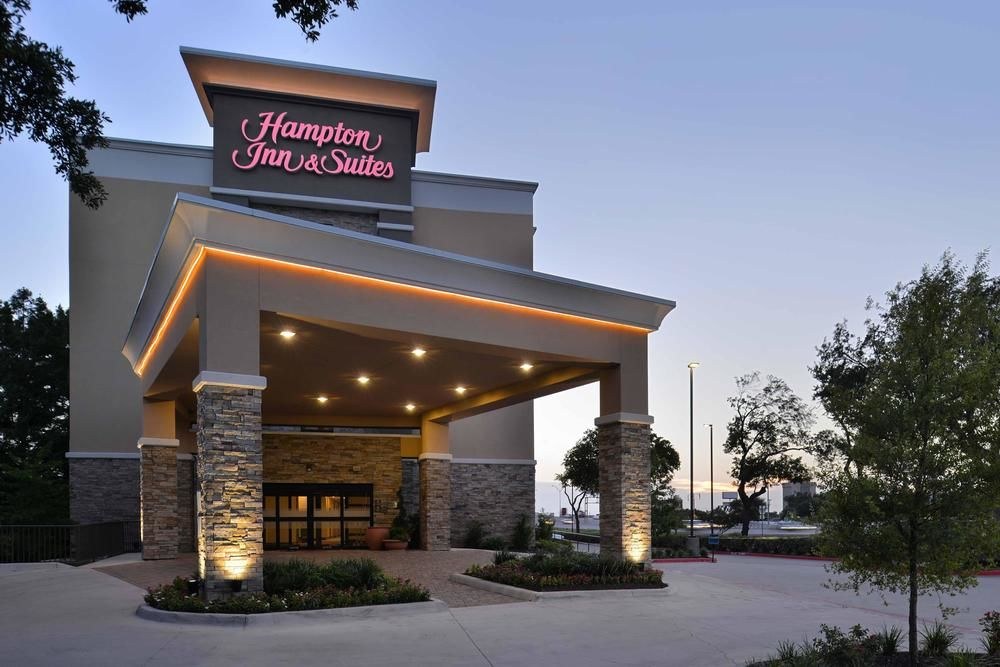 Hampton Inn & Suites Dallas Market Center photo 1