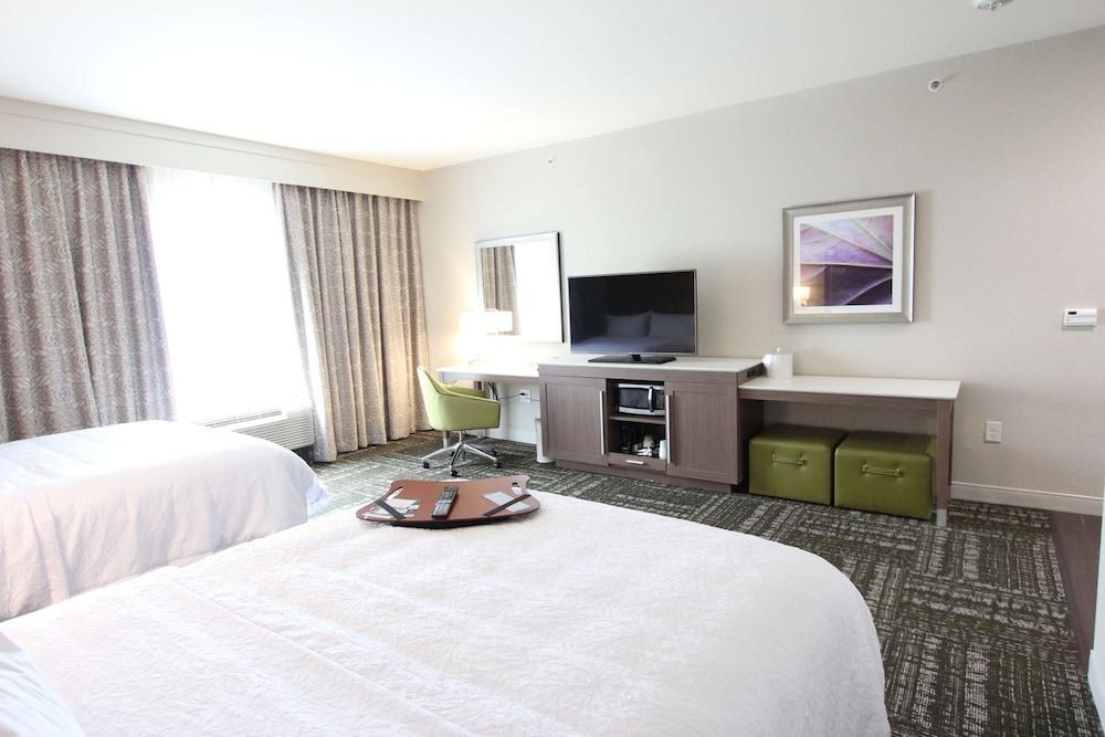 Hampton Inn & Suites Dallas Market Center photo 3