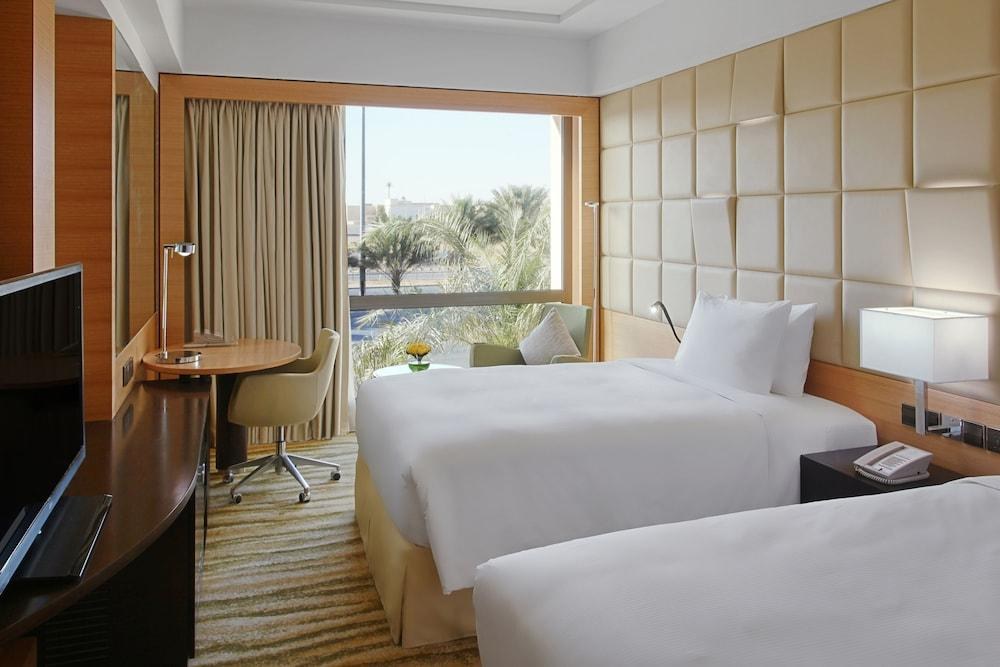 DoubleTree by Hilton Riyadh - Al Muroj Business Gate photo 2