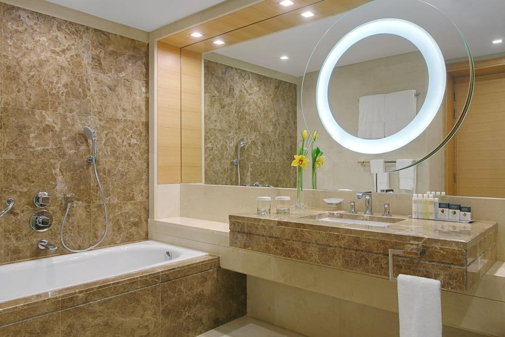 DoubleTree by Hilton Riyadh - Al Muroj Business Gate photo 4
