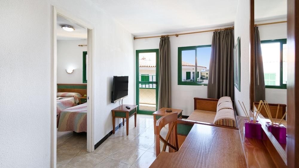 APARTAMENTOS LAS FALUAS photo 4