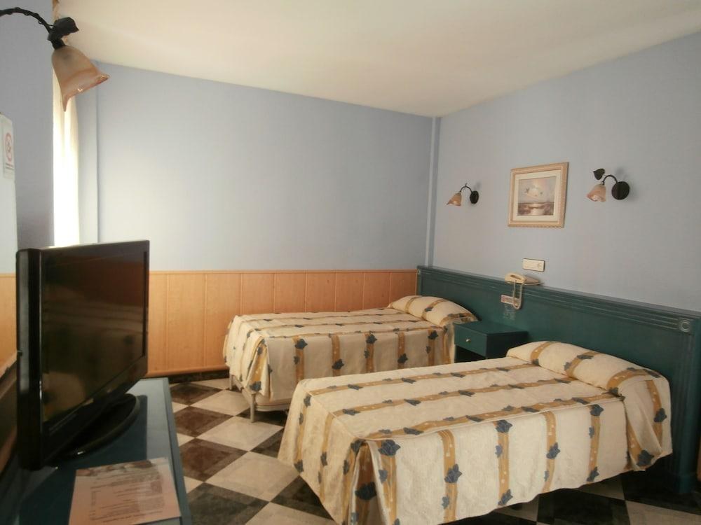 HOTEL AGUR photo 2