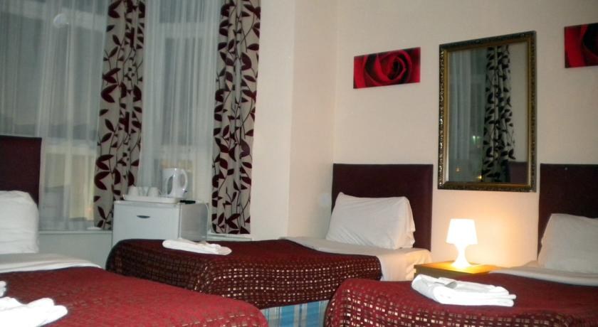 ROYAL LONDON HOTEL photo 3