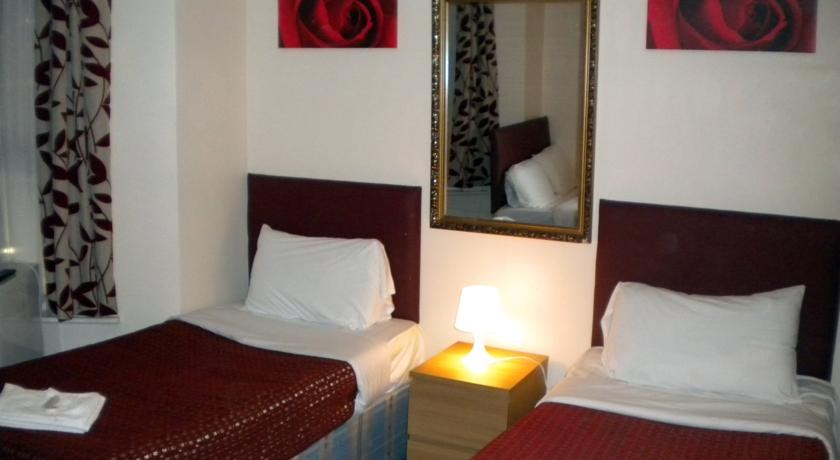ROYAL LONDON HOTEL photo 4