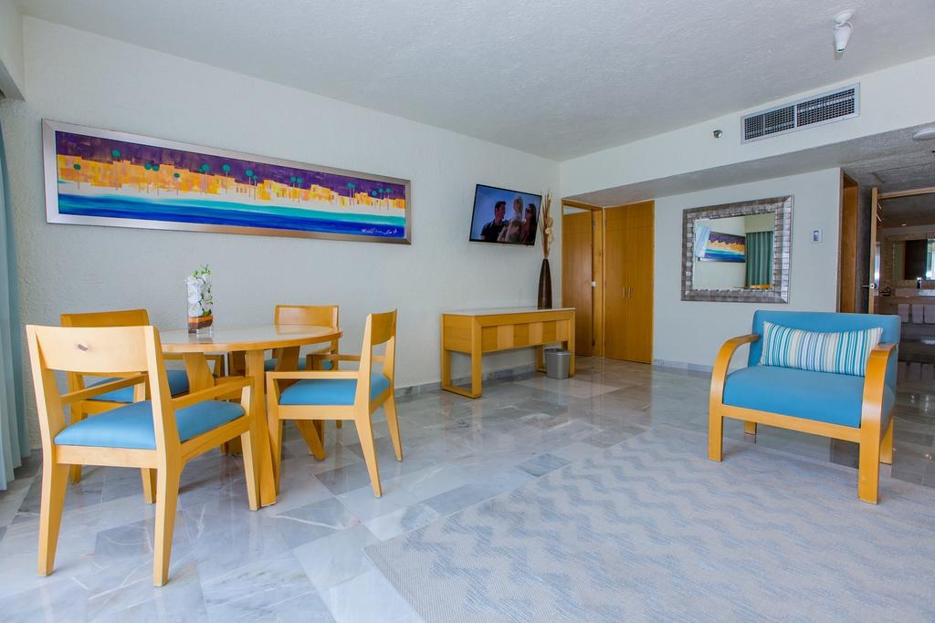 PARK ROYAL BEACH CANCUN photo 4