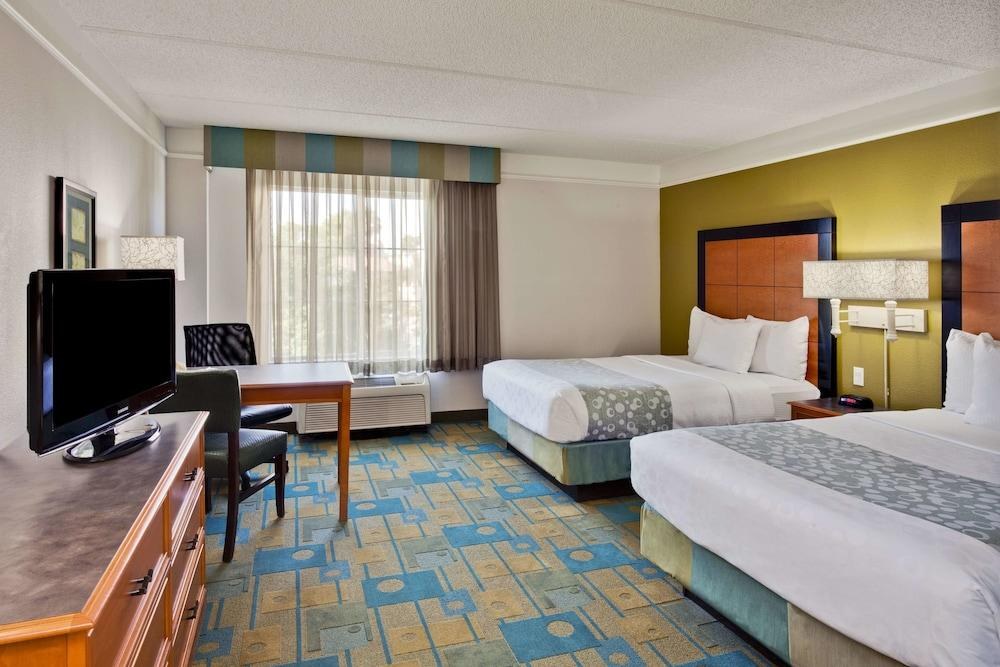 La Quinta Inn & Suites by Wyndham Orlando I Drive/Conv Ctr photo 2