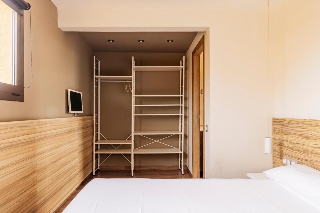 BARCELONA APARTMENT MILA photo 3