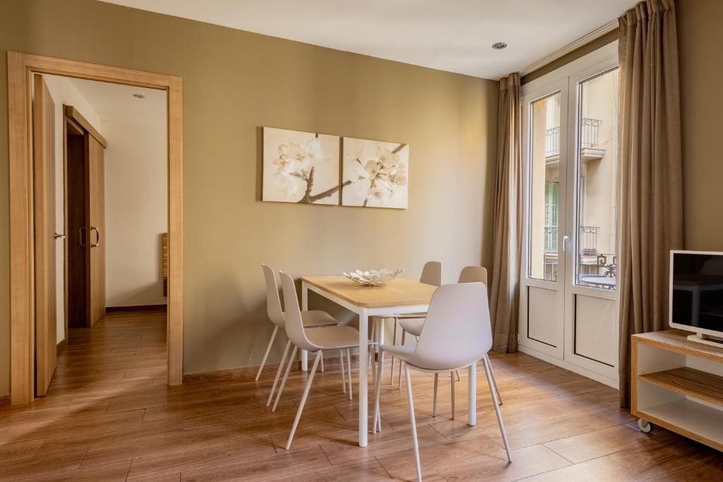BARCELONA APARTMENT MILA photo 4