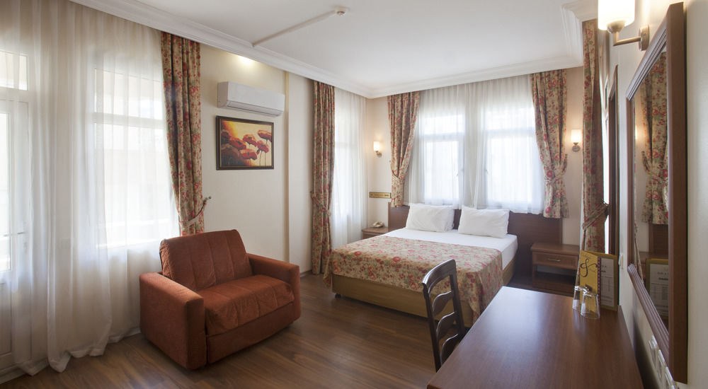 TRIANA HOTEL photo 1
